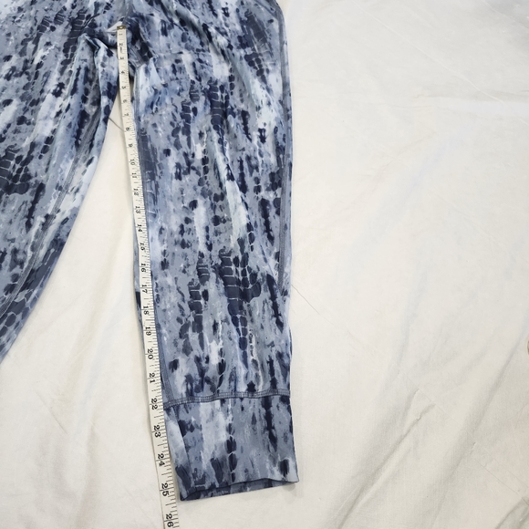 Old Navy Active Size Medium Powersoft Women's Blue Tie-Dye Joggers/legging - Picture 6 of 8